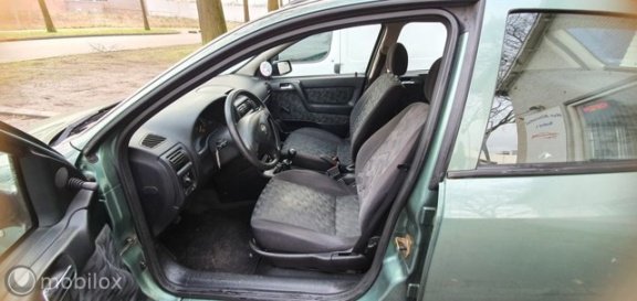 Opel Astra - 1.6 GL, 5 deurs, trekhaak Nieuwe APK - 1