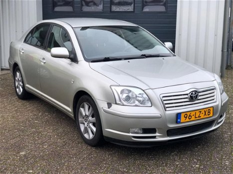 Toyota Avensis - 1.8 VVTi Linea Luna 2003 CLIMA - 1