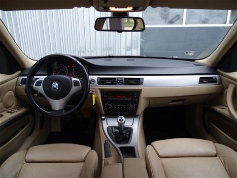 BMW 3-serie - 318i High Executive Sportstoelen/Leder/NL-Auto/ - 1
