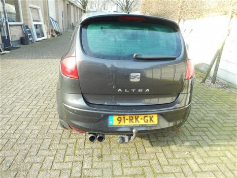 Seat Altea - 2.0 TDi sportuitvoering met defect - 1