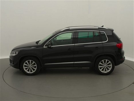 Volkswagen Tiguan - 2.0 TDI 110pk Sport & Style | NAVI RNS510 | TREKHAAK | - 1