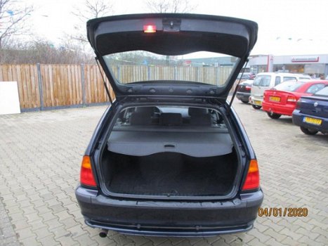 BMW 3-serie Touring - 318i Executive - 1