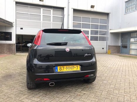 Fiat Grande Punto - 1.4-16V T-JET Carbon edition 120PK/NL Auto - 1