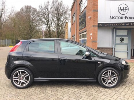 Fiat Grande Punto - 1.4-16V T-JET Carbon edition 120PK/NL Auto - 1