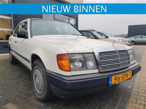 Mercedes-Benz 200-serie - 147000KM ORIGINEEL - 1