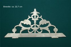 HANDGEZAAGD belhek breed ca. 22,7 cm. (Art.Nr. C01-106)