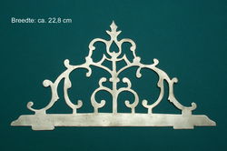 HANDGEZAAGD belhek breed ca. 22,8 cm. (Art.Nr. C01-104)