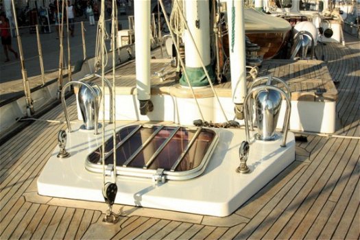 Pilothouse Schooner 68 - 7