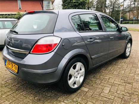 Opel Astra - 1.9 CDTi Executive 101PK*5DRS*AIRCO*NAVI.*M.FUNCTIE STUUR*STUURBEKR.*ELLEK PAKKET*NAP - 1