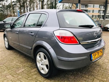 Opel Astra - 1.9 CDTi Executive 101PK*5DRS*AIRCO*NAVI.*M.FUNCTIE STUUR*STUURBEKR.*ELLEK PAKKET*NAP - 1