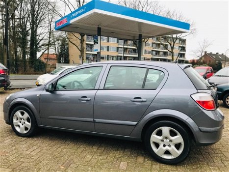 Opel Astra - 1.9 CDTi Executive 101PK*5DRS*AIRCO*NAVI.*M.FUNCTIE STUUR*STUURBEKR.*ELLEK PAKKET*NAP - 1