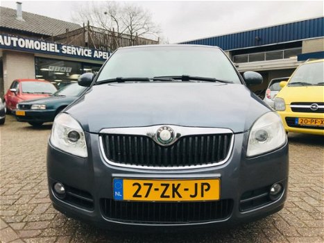 Skoda Fabia - 1.4-16V Ambiente *5 DRS*STUURBEKR*AIRCO.*ELLEK.PAKKET.*BOEKJES*NAP - 1