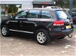 Volkswagen Touareg - 2.5 TDI Exclusive Edition XENON LEER NAVI - 1 - Thumbnail