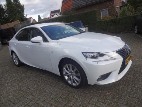Lexus IS - 300h 2.5 AUTOMAAT 25th Edition, HYBRID - 1