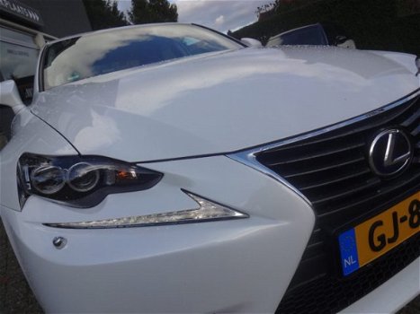 Lexus IS - 300h 2.5 AUTOMAAT 25th Edition, HYBRID - 1