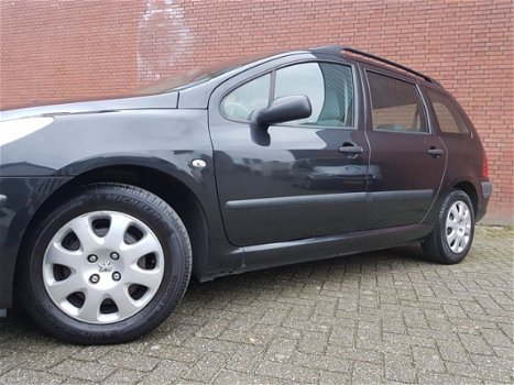 Peugeot 307 Break - 1.4-16V XR /Nieuw model Goed onderhouden - 1