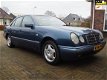 Mercedes-Benz E-klasse - 200 Classic | Airco | Zeer nette auto | Trekhaak | - 1 - Thumbnail