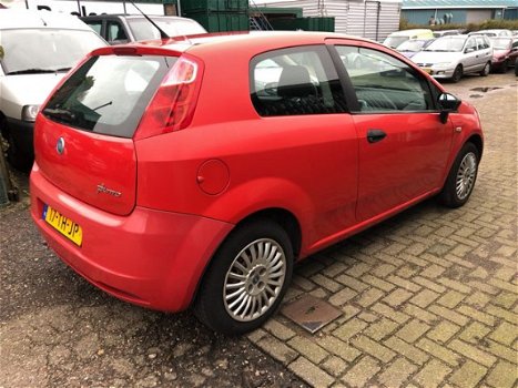 Fiat Grande Punto - 1.2 Sportsound Nieuwe APK bij aflevering - 1