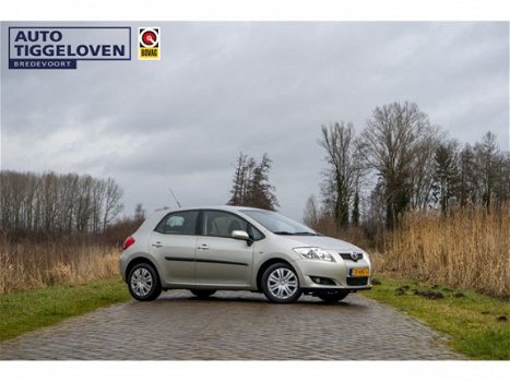 Toyota Auris - 1.6-16V Sol - 1