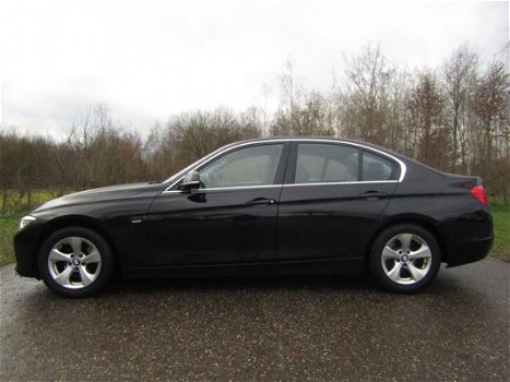 BMW 3-serie - 320i NAVI | LEDER | DEALERONDERH. | 1e EIGENAAR - 1