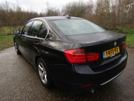 BMW 3-serie - 320i NAVI | LEDER | DEALERONDERH. | 1e EIGENAAR - 1