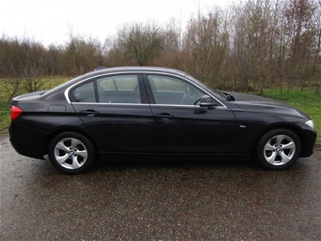 BMW 3-serie - 320i NAVI | LEDER | DEALERONDERH. | 1e EIGENAAR - 1