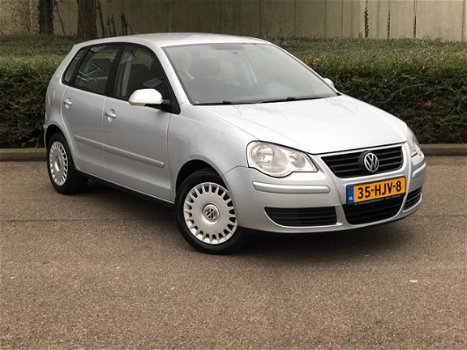 Volkswagen Polo - 1.4-16V Comfortline - 1