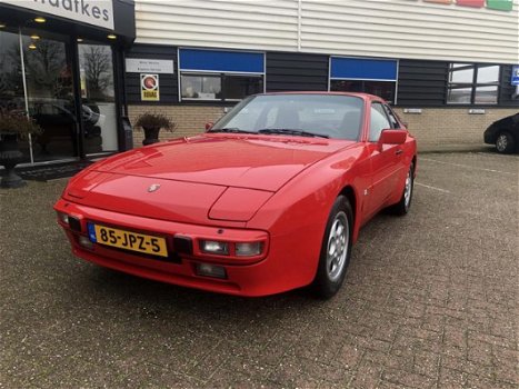 Porsche 944 - 2.5 Coupé Slechts 3 eigenaren. Gehele historie aanwezig. Zeer unieke auto welke alleen - 1