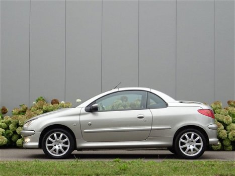 Peugeot 206 CC - 1.6 16v Roland Garros Leer NL-Auto Clima - 1