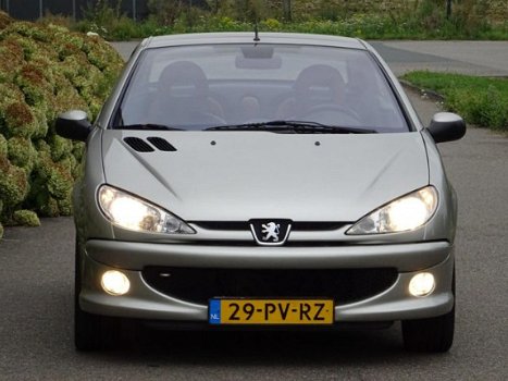 Peugeot 206 CC - 1.6 16v Roland Garros Leer NL-Auto Clima - 1