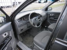 Kia Carens - 1.6-16V LX