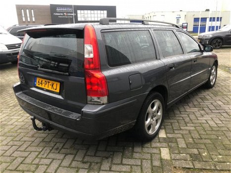 Volvo V70 - 2.4 D5 Edition II Leer, stoelverwarming YOUNG TIMER - 1