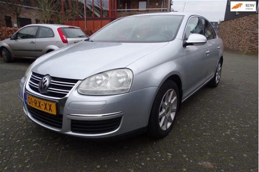 Volkswagen Jetta - 2.0 TDI Comfortline - 1