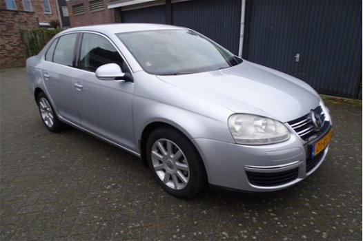 Volkswagen Jetta - 2.0 TDI Comfortline - 1