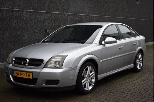 Opel Vectra GTS - 2.2-16V DTI 125PK | Leder | Clima | Trekhaak - 1