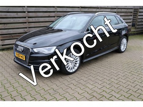 Audi A3 Sportback - 1.4 e-tron PHEV Attraction Pro Line plus Pano / Navi / Parkeersensoren / LM Velg - 1