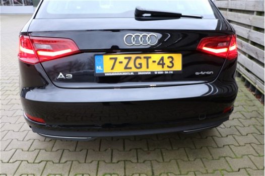 Audi A3 Sportback - 1.4 e-tron PHEV Attraction Pro Line plus Pano / Navi / Parkeersensoren / LM Velg - 1