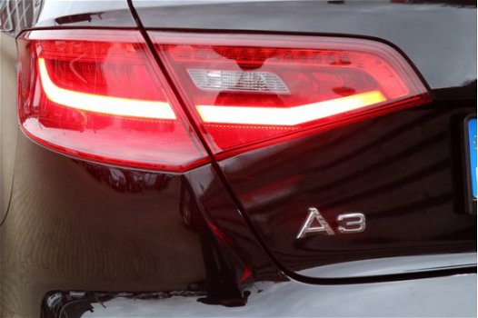 Audi A3 Sportback - 1.4 e-tron PHEV Attraction Pro Line plus Pano / Navi / Parkeersensoren / LM Velg - 1