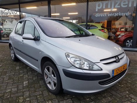 Peugeot 307 - 1.6-16V Gentry - 1