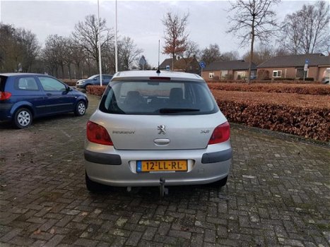 Peugeot 307 - 1.6-16V Gentry - 1