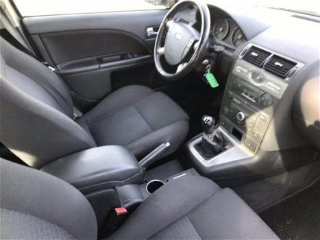 Ford Mondeo - 1.8-16V First Edition - 1