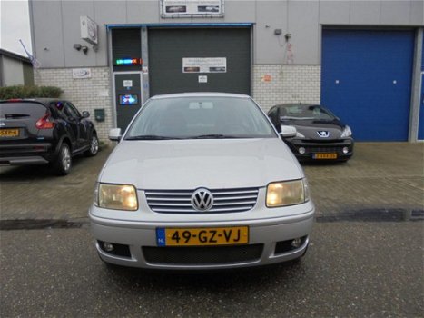 Volkswagen Polo - 1.4-16V Highline 3-deurs/Bouwjaar 2001/Automaat - 1