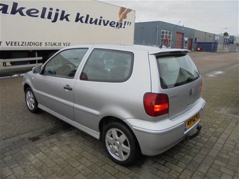 Volkswagen Polo - 1.4-16V Highline 3-deurs/Bouwjaar 2001/Automaat - 1