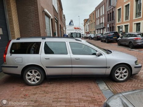 Volvo V70 - 2.4 D5 Edition II - 1