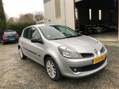 Renault Clio - 1.6 16V Dynamique Comfort AUTOMAAT - 1