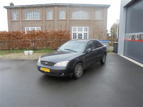 Ford Mondeo - mondeo1.8-16v 92 kw trend - 1