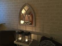 1 Spiegel venster met houten frame in white wash - nr. 1