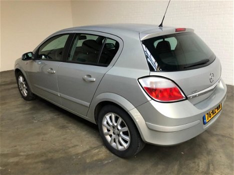 Opel Astra - 1.6 Elegance 5Deurs ECC, CruiseControl, Afn.Trekhaak, 16LMV, ZEER NETTE AUTO - 1