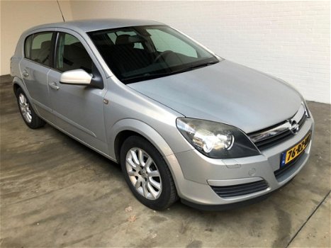 Opel Astra - 1.6 Elegance 5Deurs ECC, CruiseControl, Afn.Trekhaak, 16LMV, ZEER NETTE AUTO - 1