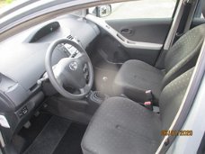 Toyota Yaris - 1.3 VVTi Terra , 5 deurs , zeer nette auto